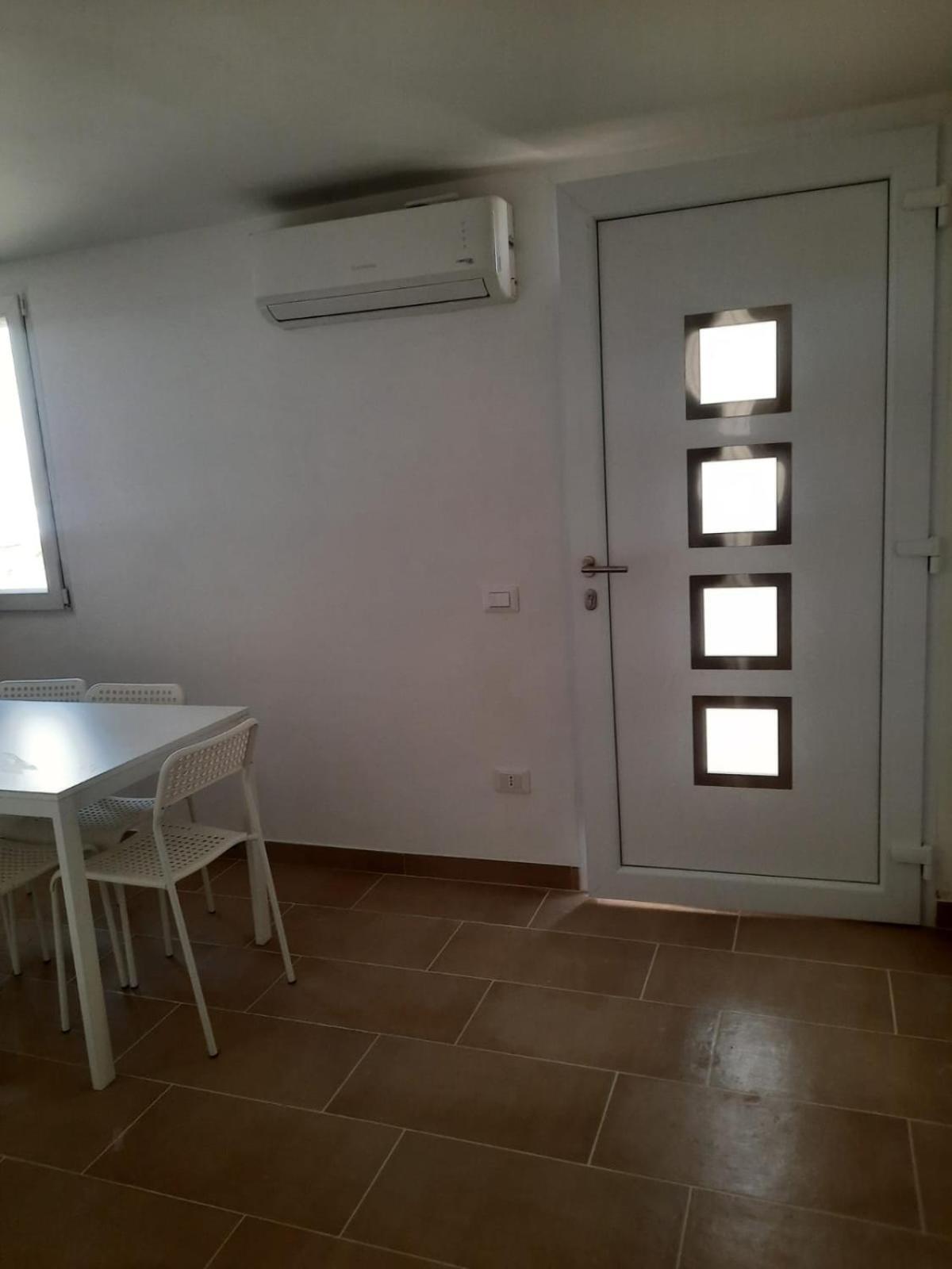 Perla Bianca Vila Marina di Lizzano Exterior foto