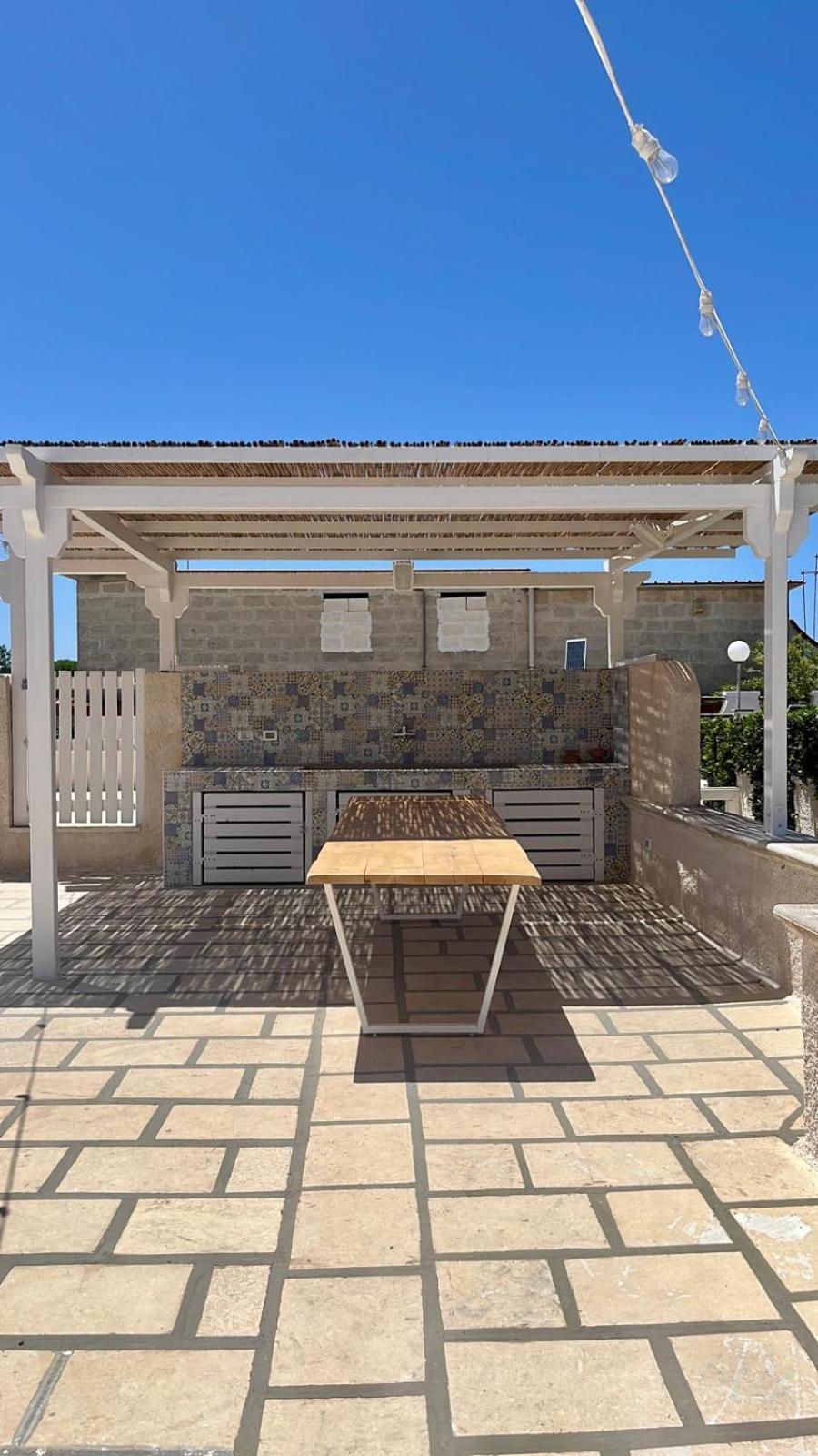 Perla Bianca Vila Marina di Lizzano Exterior foto